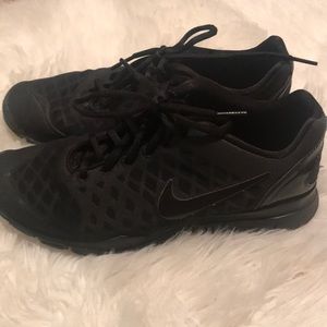 Black Nike Frees
